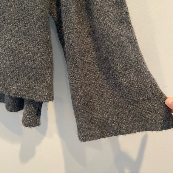 FLAWLESS Oversized Bell Sleeve Sweater Grey XS/S - Picture 3 of 6